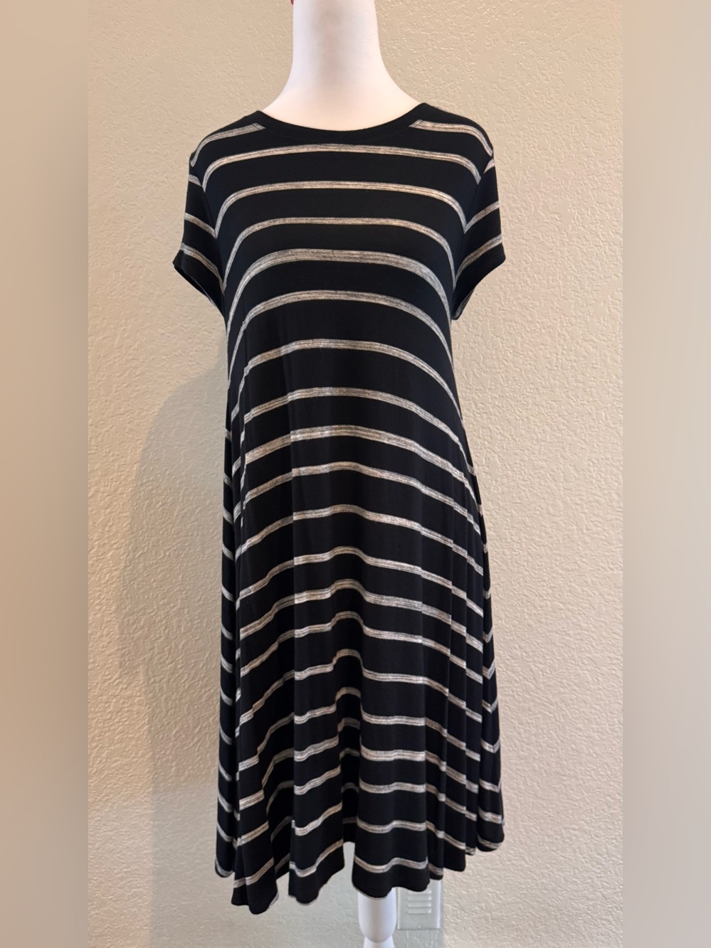 Adrienne Vittadini Black & Gray Striped Swing Dress - Size Small | Soft Stretch